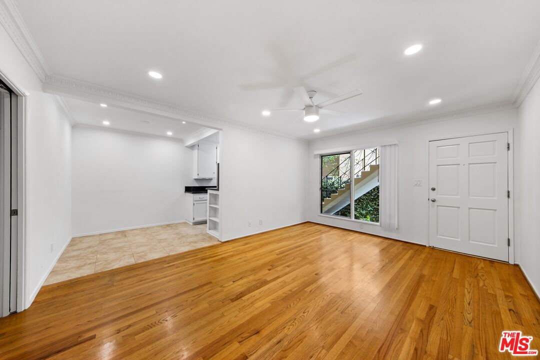1037 11th St Unit: 1