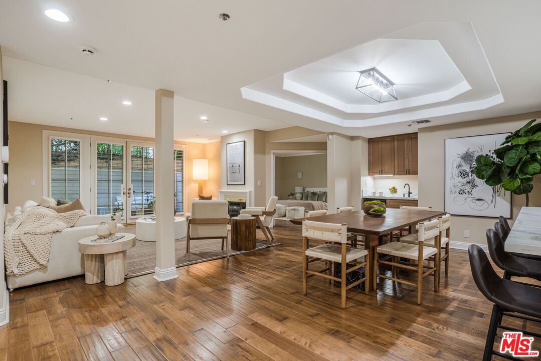 575 S Barrington Ave Unit: 107