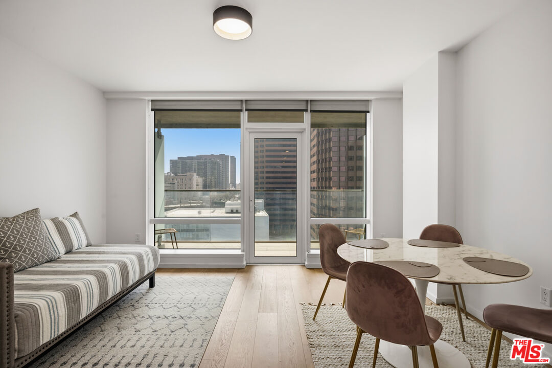 877 Francisco St Unit: 1119