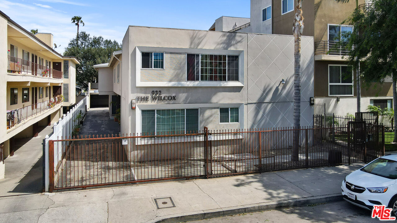 932 Wilcox Ave Unit: #4
