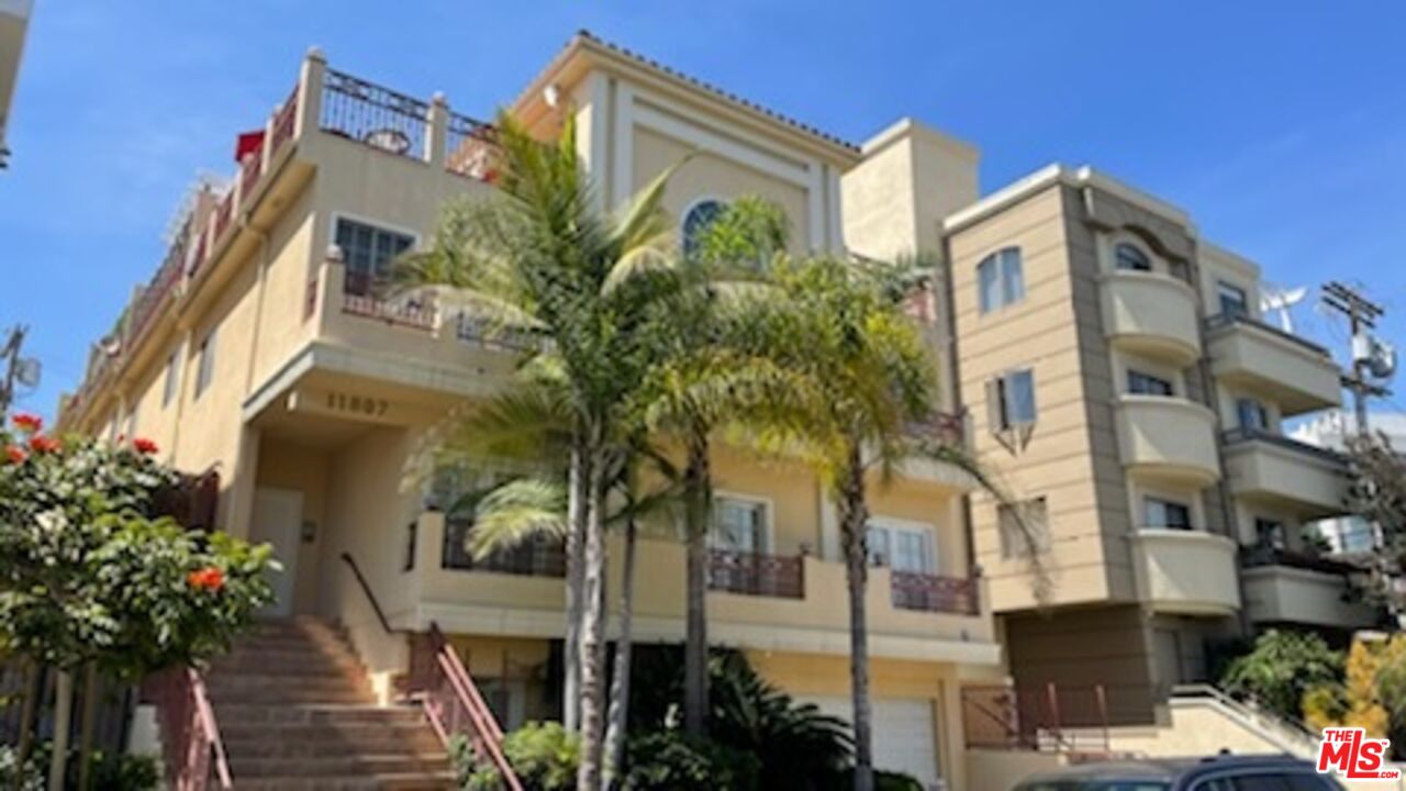11807 DOROTHY ST Unit: 3