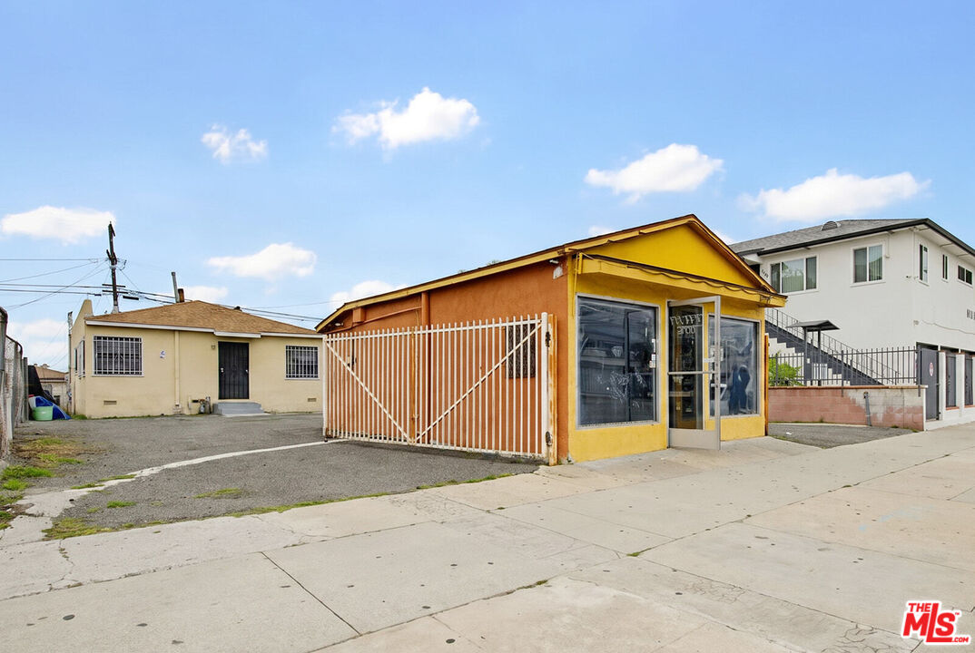 10025 S Western Ave