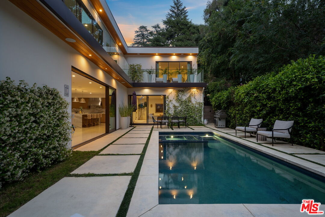1884 Laurel Canyon Rd