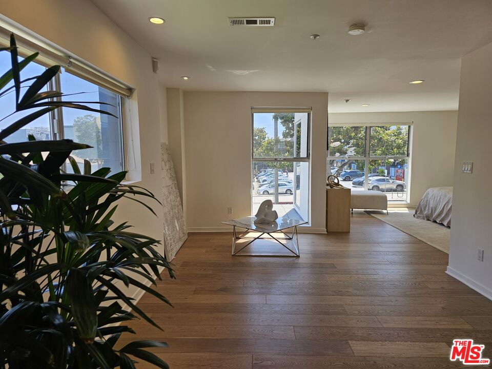 1617 Broadway Unit: B