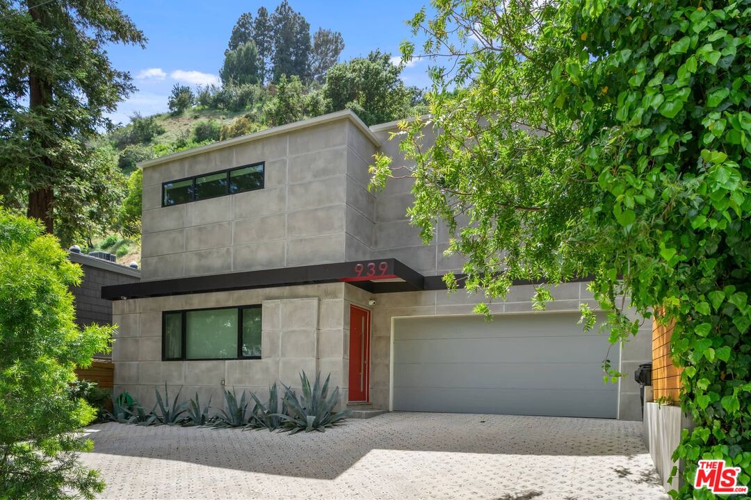 939 N Beverly Glen Blvd