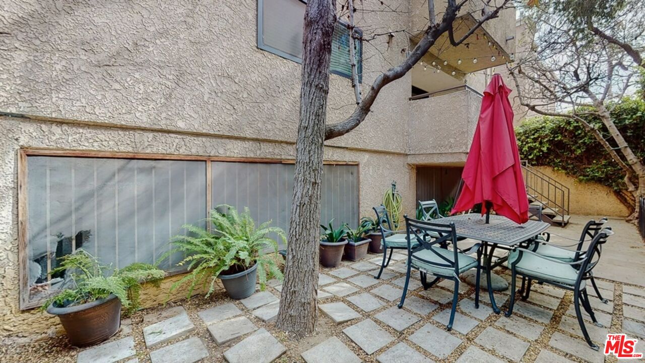 2349 S Bentley Ave Unit: 6