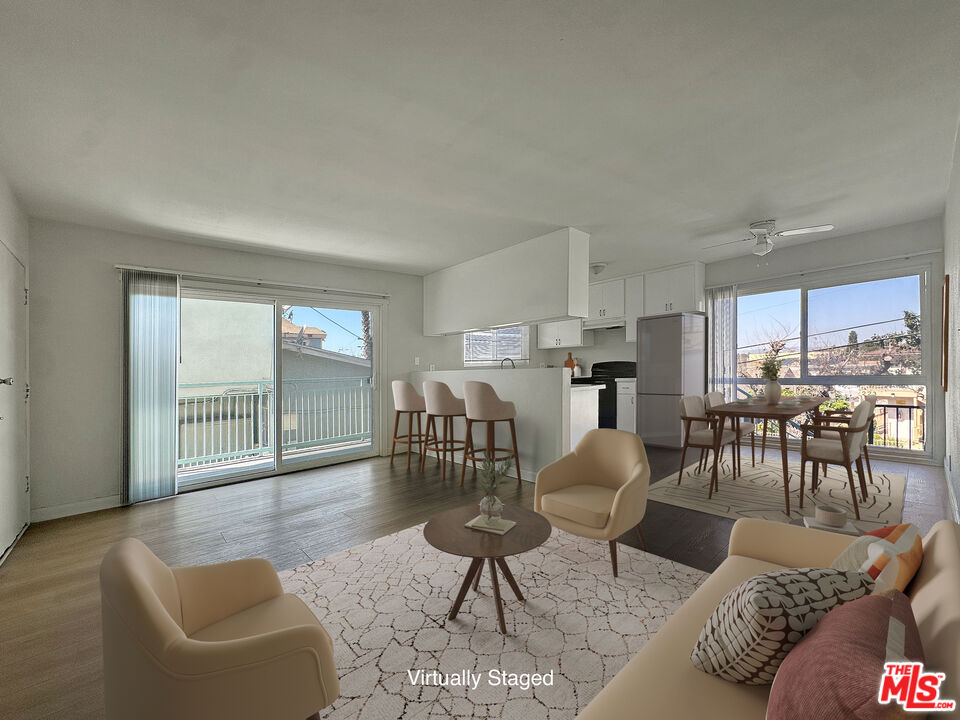 220 E Hyde Park Unit: 1