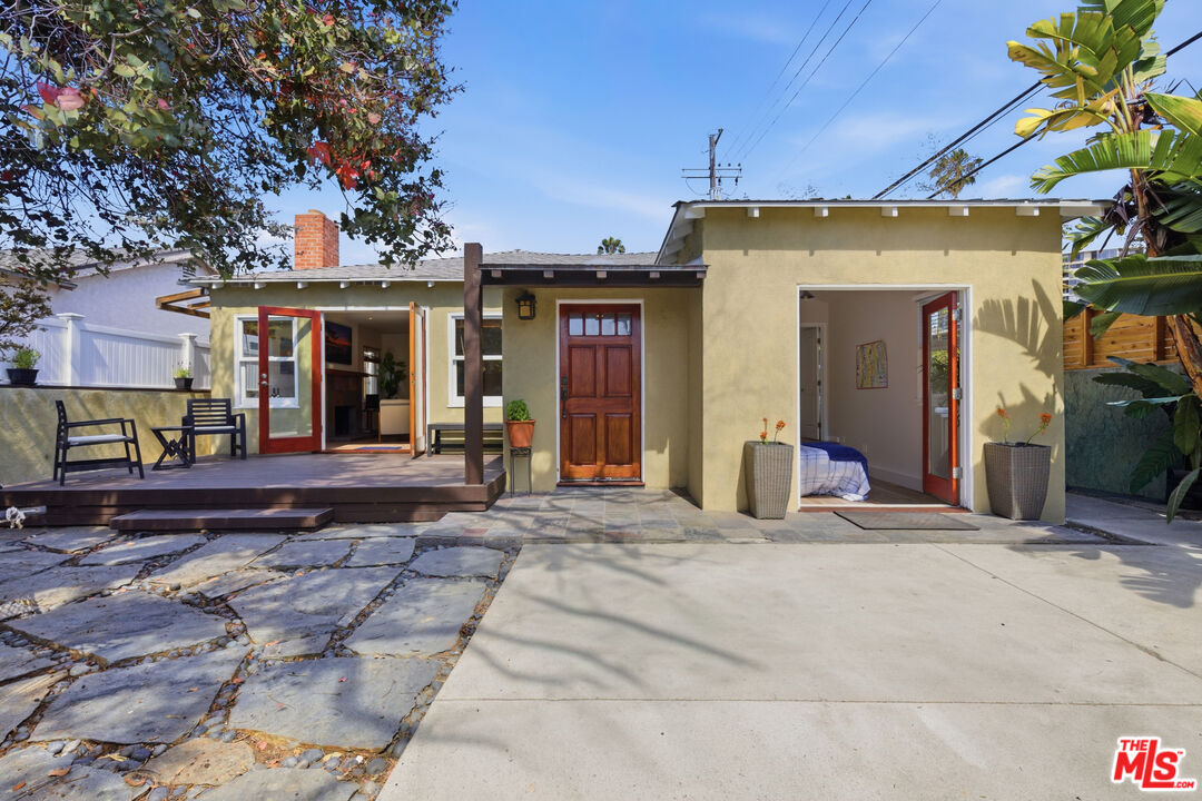 2432 Wilson Ave