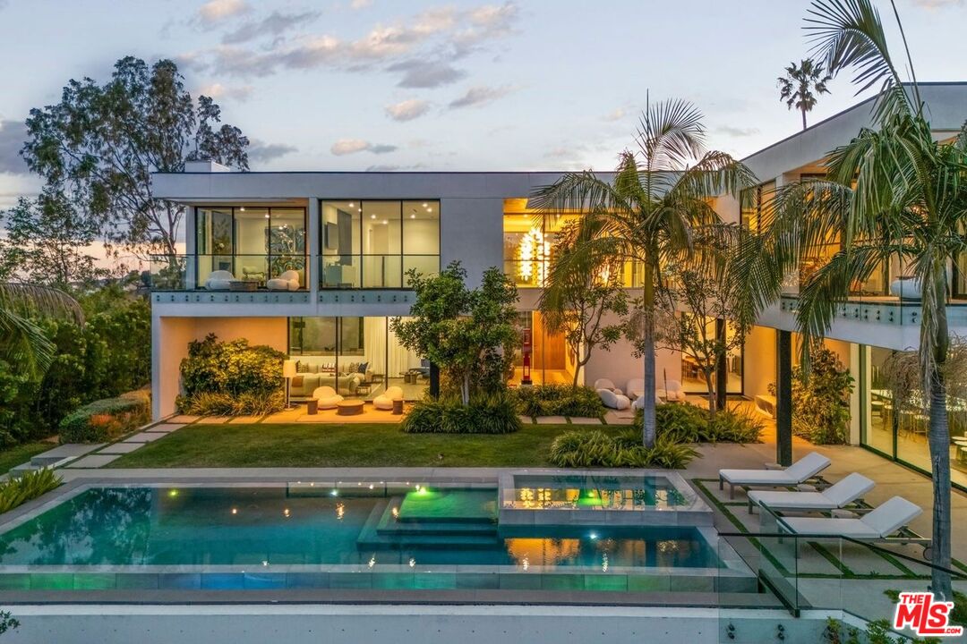 1218 Roberto Ln