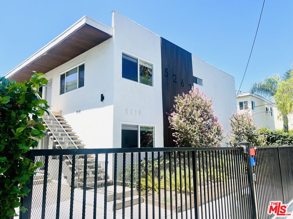 5263 Riverton Ave Unit: 3