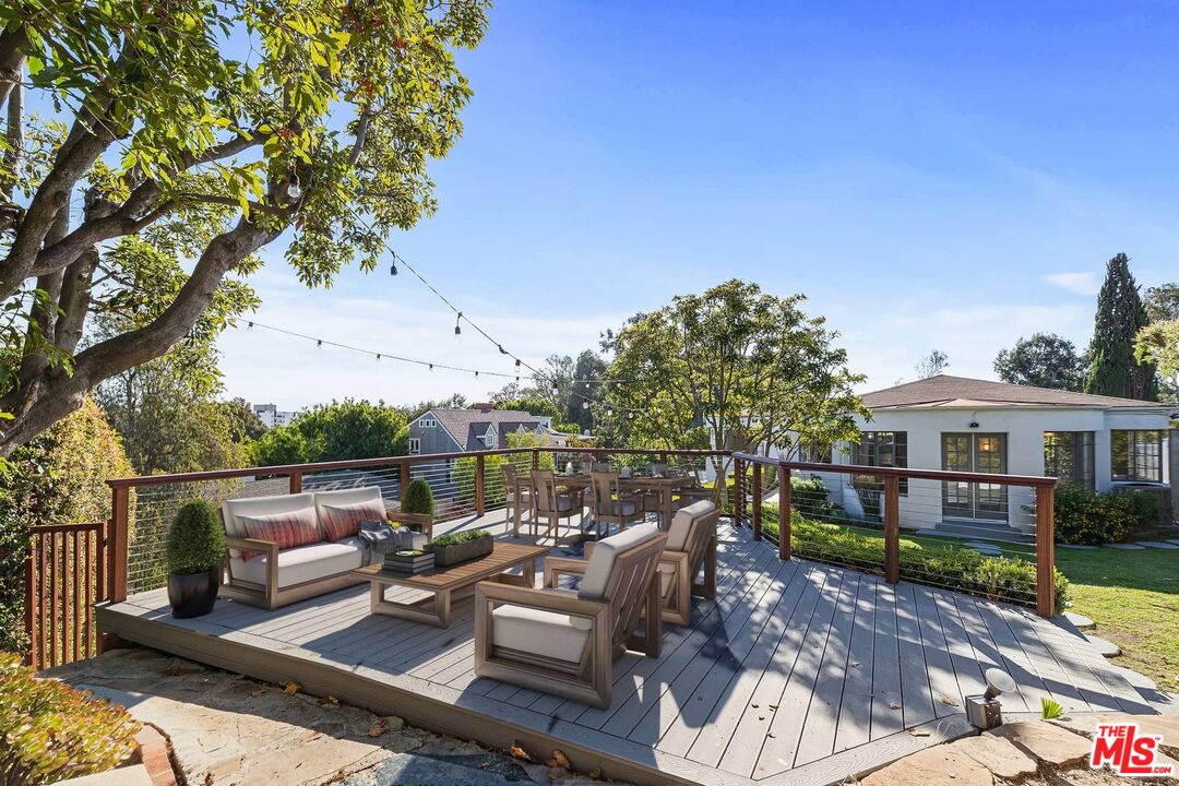 486 Denslow AVE