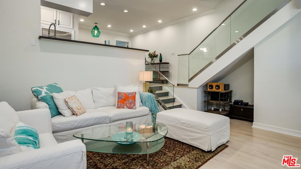 1144 17th St Unit: 11