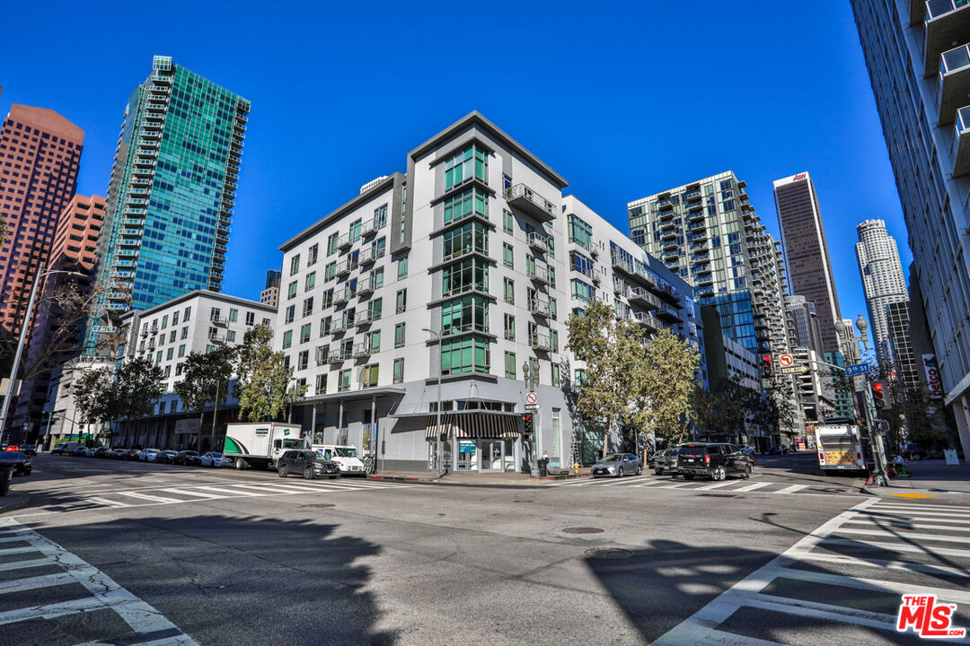 Photo of 645 W 9th St, Los Angeles, CA 90015