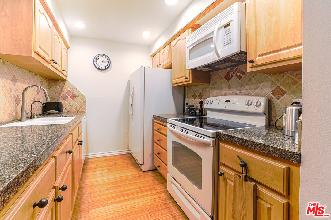 Photo of 8105 Raintree Cir, Culver City, CA 90230