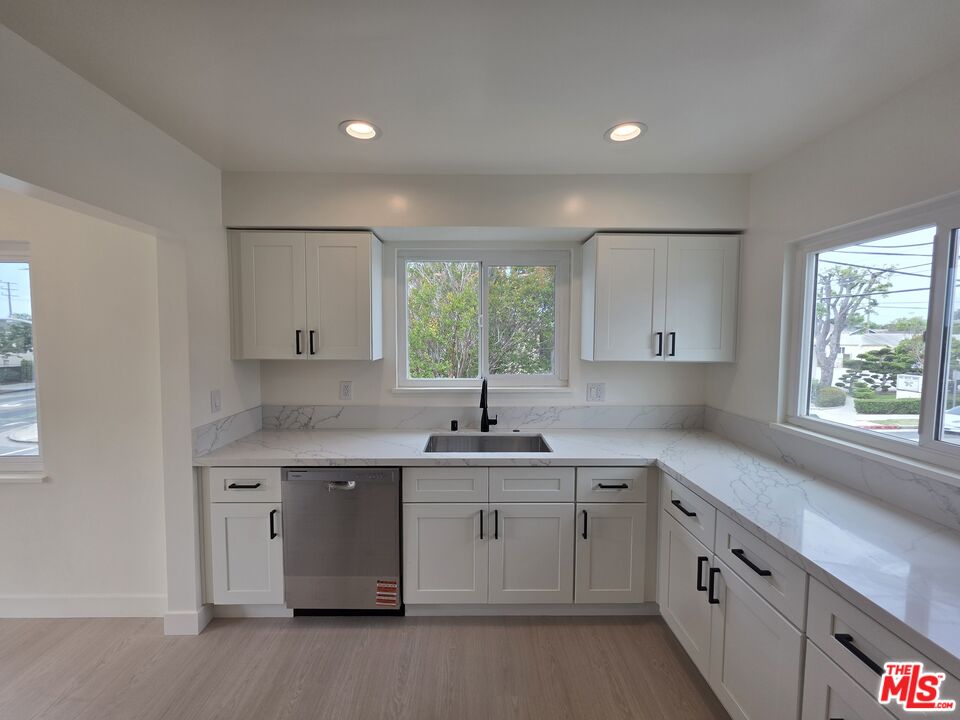 2601 20th St Unit: 6