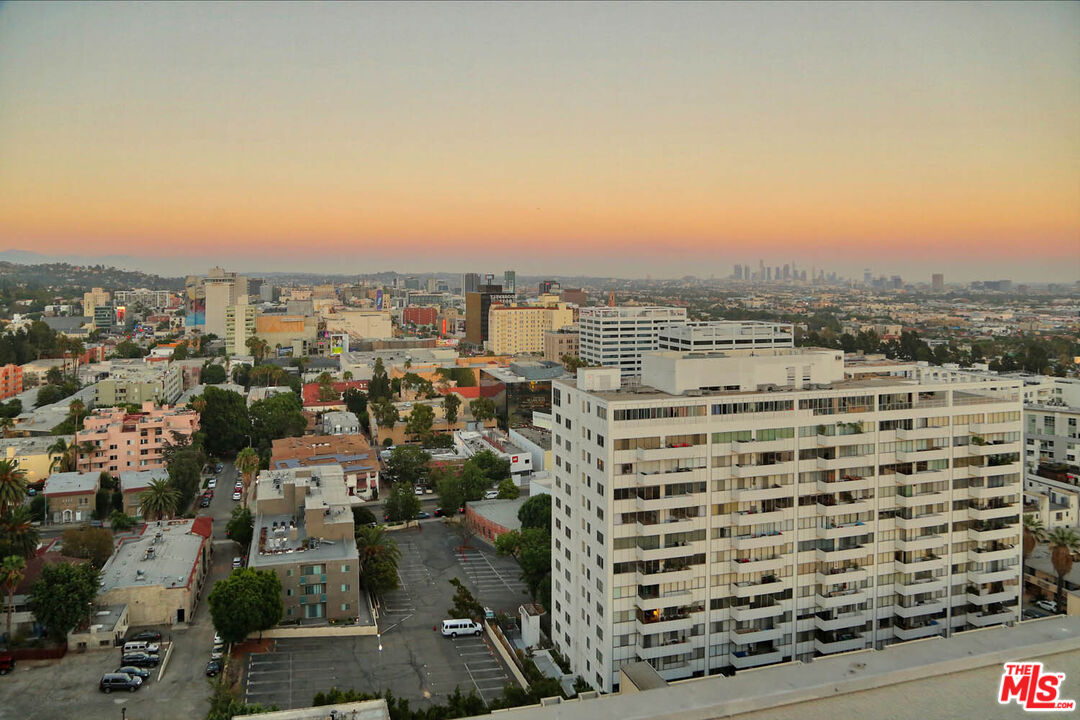 Photo of 7250 Franklin Ave, Los Angeles, CA 90046