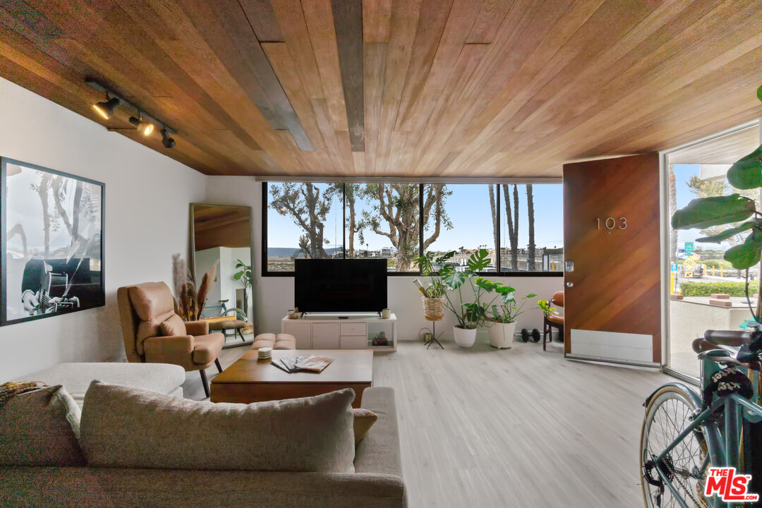 Photo of 6209 Pacific Ave, Playa Del Rey, CA 90293