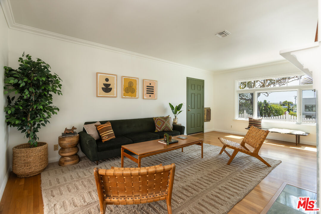 1402 Prospect Ave