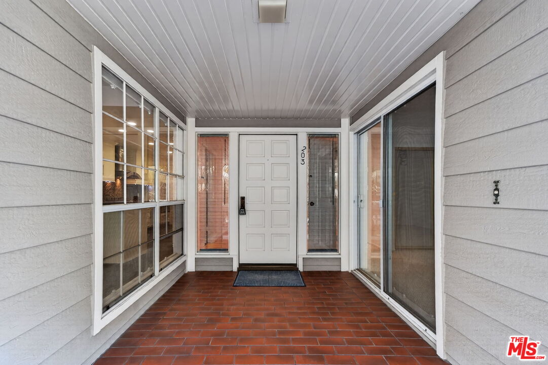 4346 Redwood Ave Unit: A203