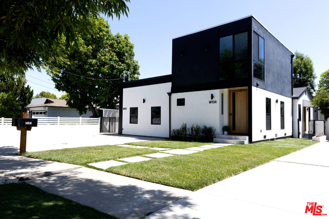 14934 Martha St