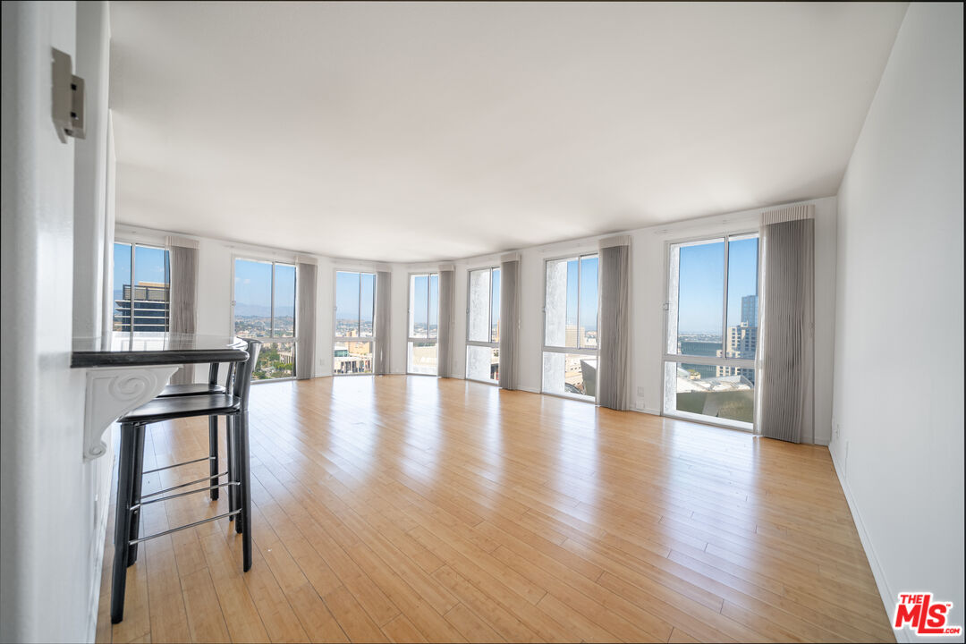 Photo of 800 W 1st St, Los Angeles, CA 90012