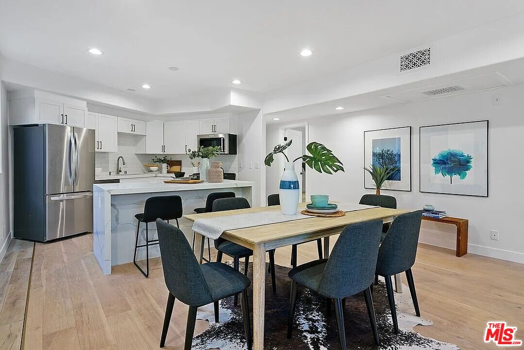 842 11th St Unit: 1