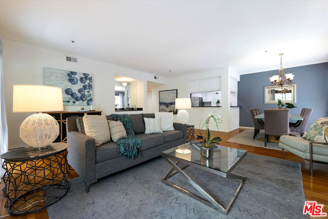 1401 S Bentley Ave Unit: 202