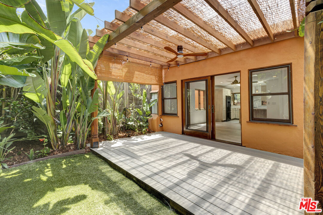 1138 Poinsettia Pl