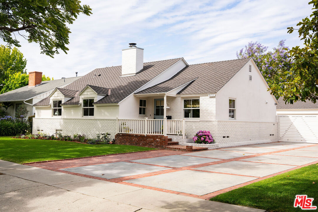 3206 Purdue Ave