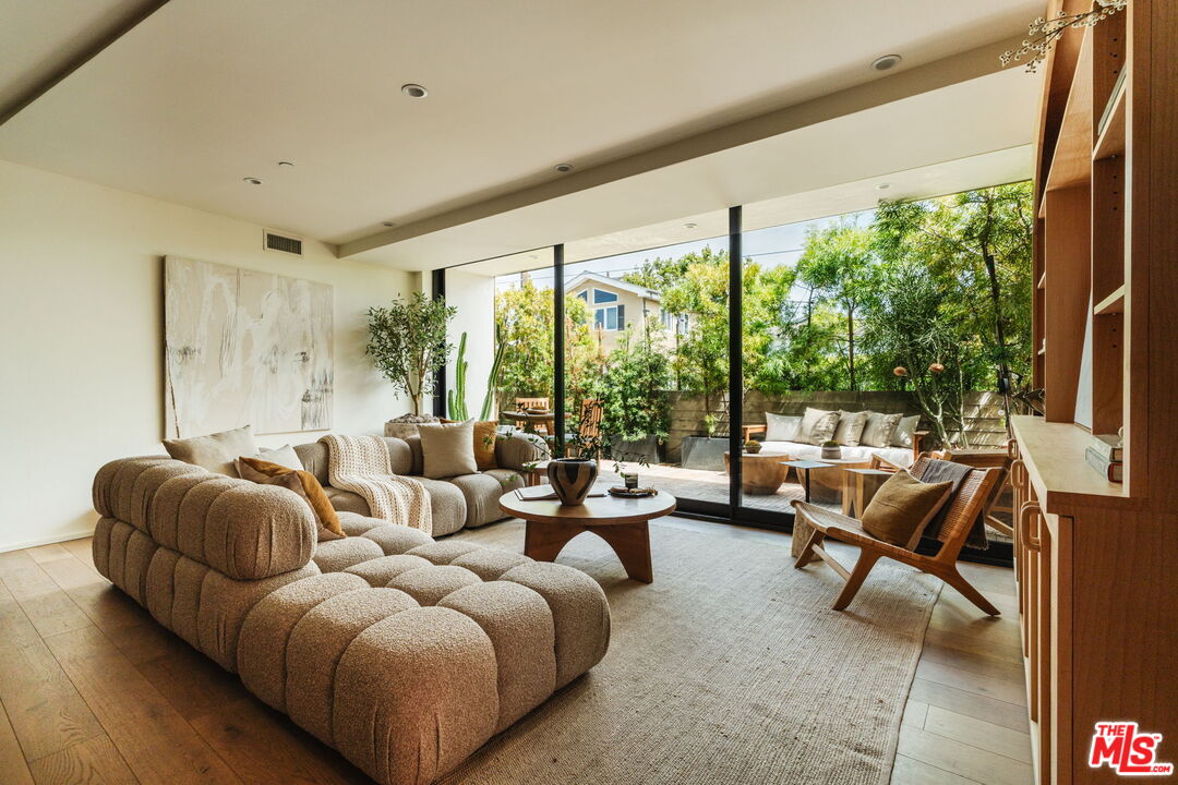 3214 Highland Ave Unit: 2