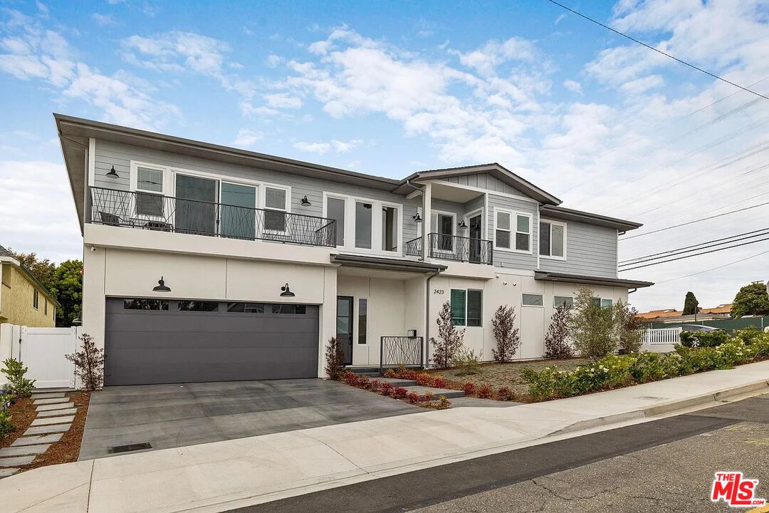 2423 Curtis Ave