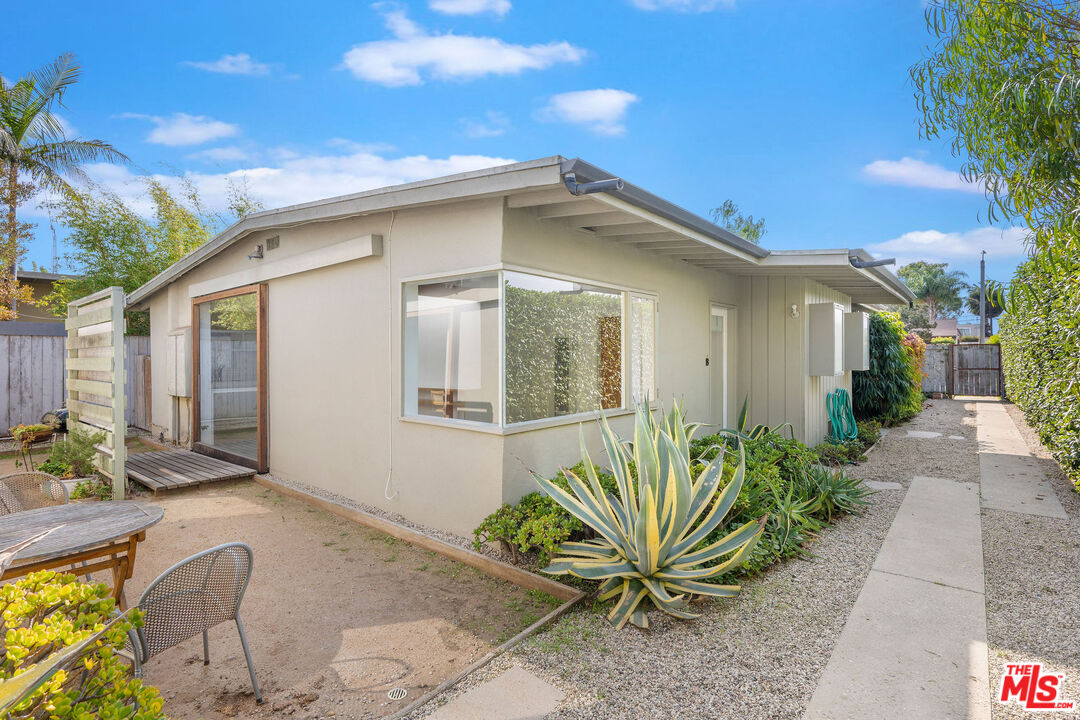 1819 Euclid St Unit: B