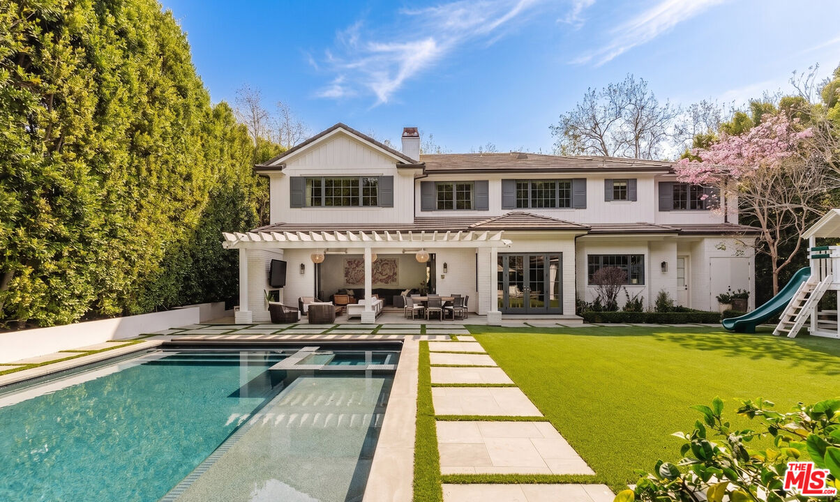 957 Corsica Dr