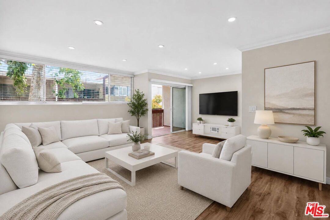 Photo of 5900 Canterbury Dr, Culver City, CA 90230