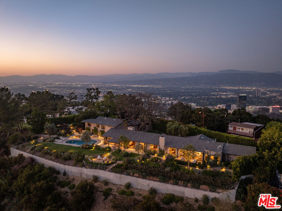 7840 Torreyson Dr