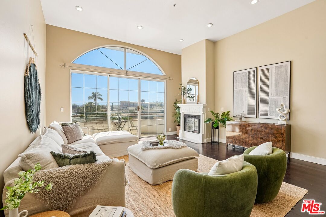 3535 Dunn Dr Unit: 4