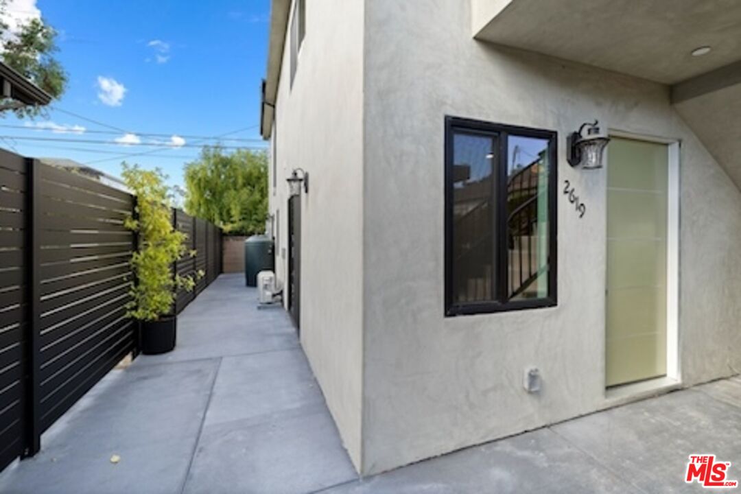 2619 Veteran Ave.