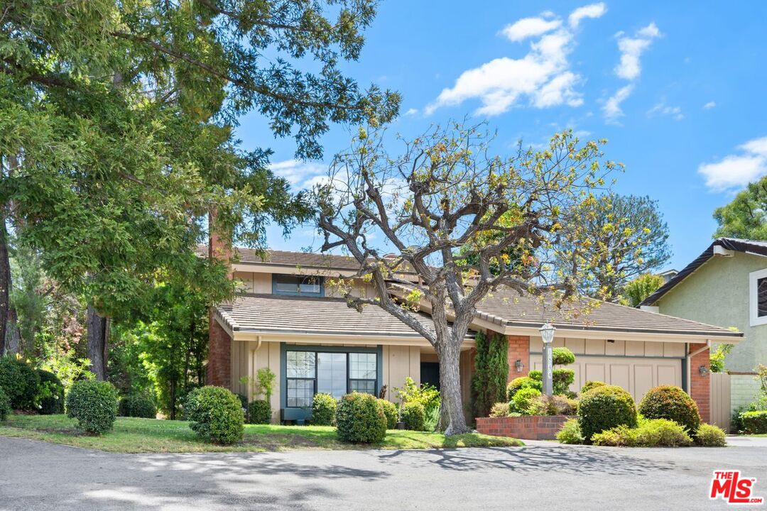 1844 Michael Ln