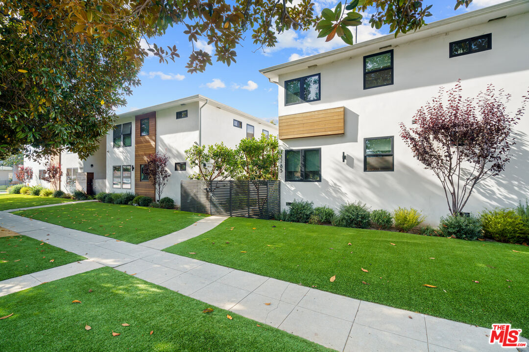 11795 Gateway Blvd Unit: 4
