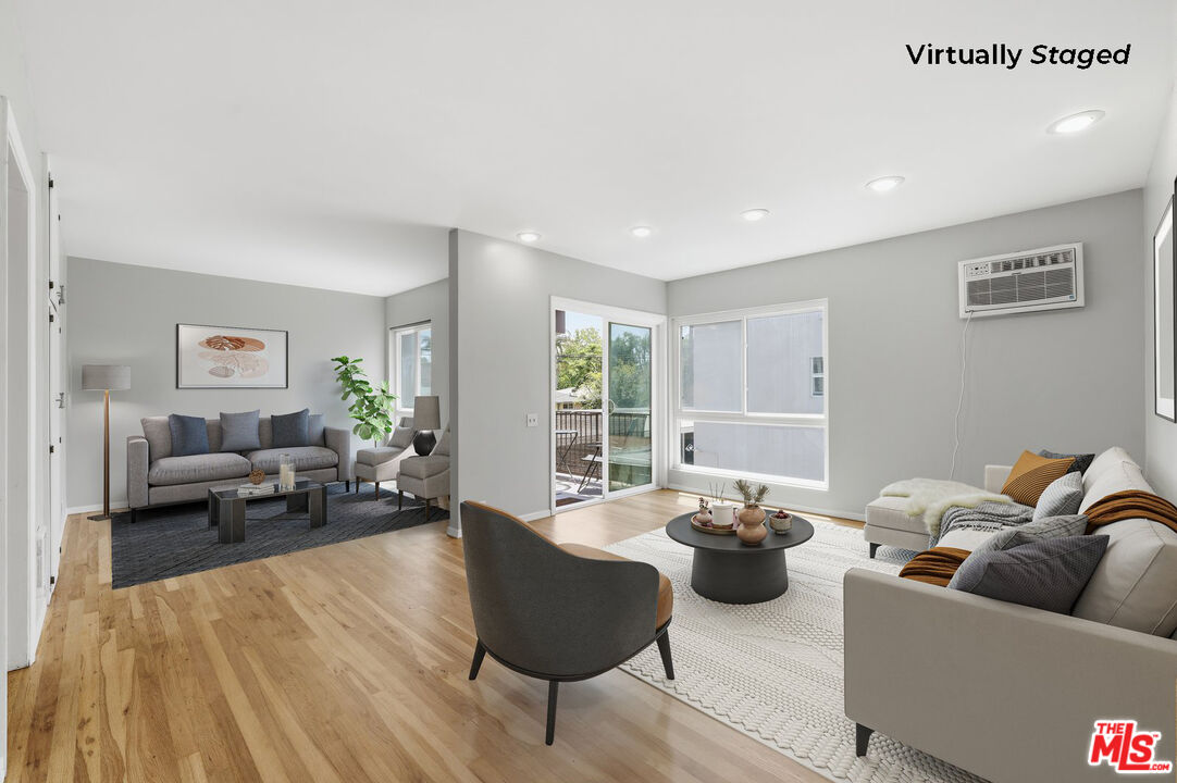 11120 Queensland St Unit: D40