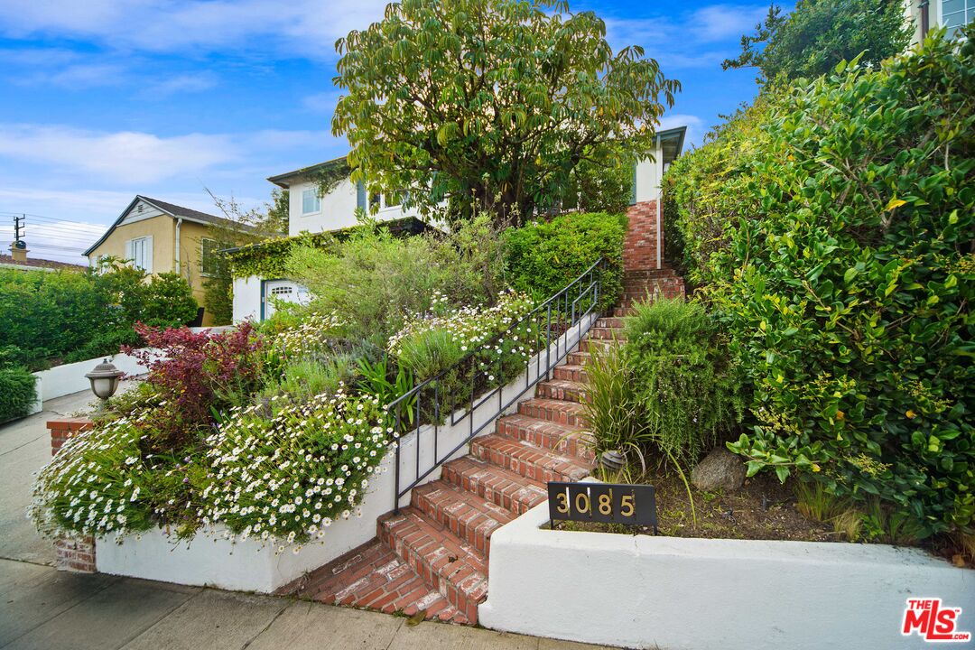 3085 Motor Ave