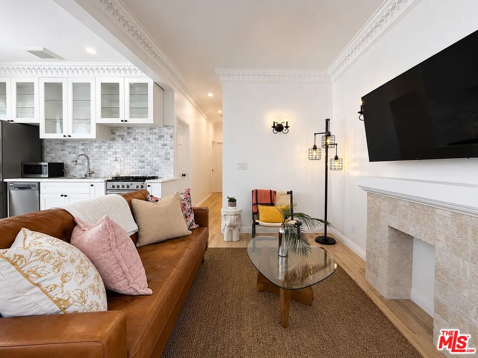 1111 21st St Unit: 1