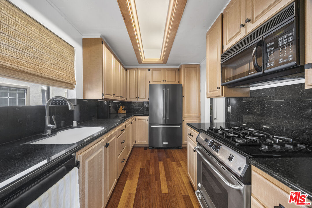 Photo of 1431 Camden Ave, Los Angeles, CA 90025