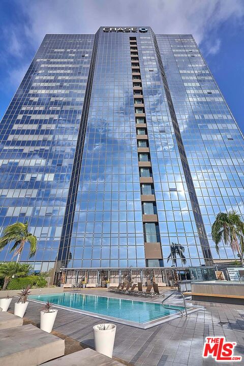 Photo of 1100 Wilshire Blvd, Los Angeles, CA 90017