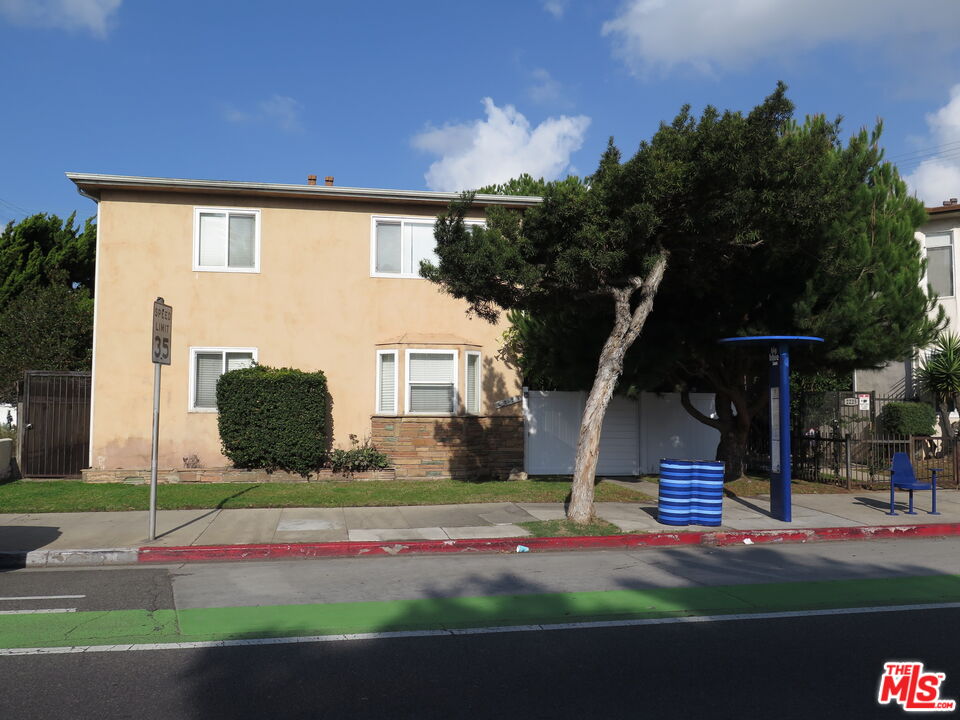 2221 Ocean Park Blvd Unit: 5