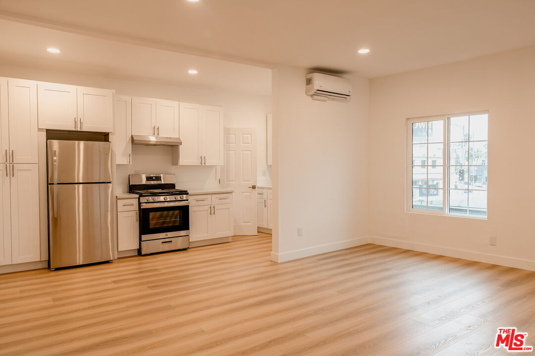 4521 Hollywood Blvd Unit: 5