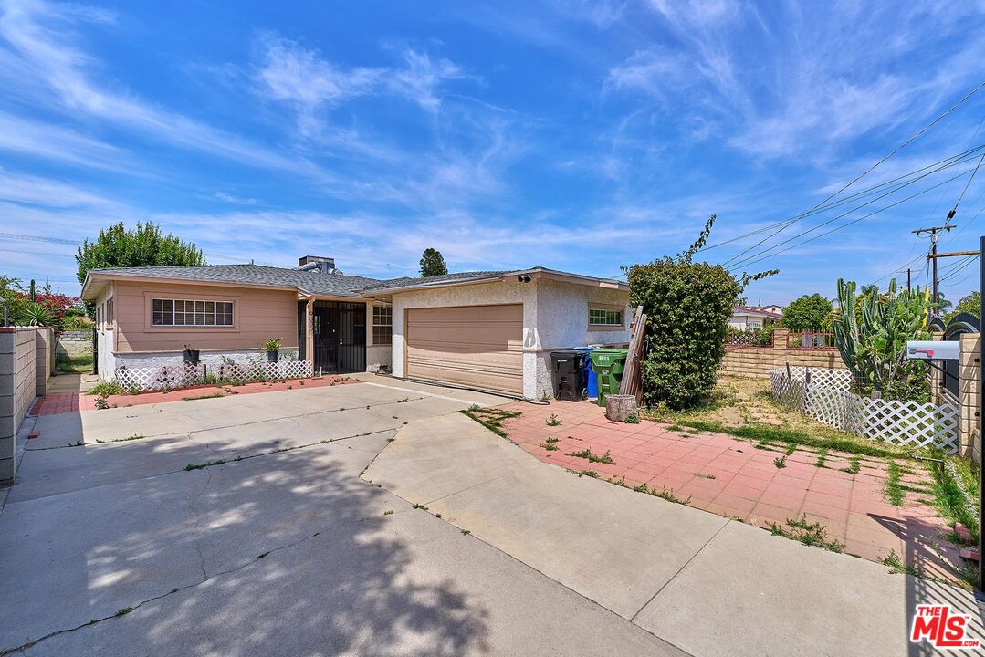 9885 Lev Ave