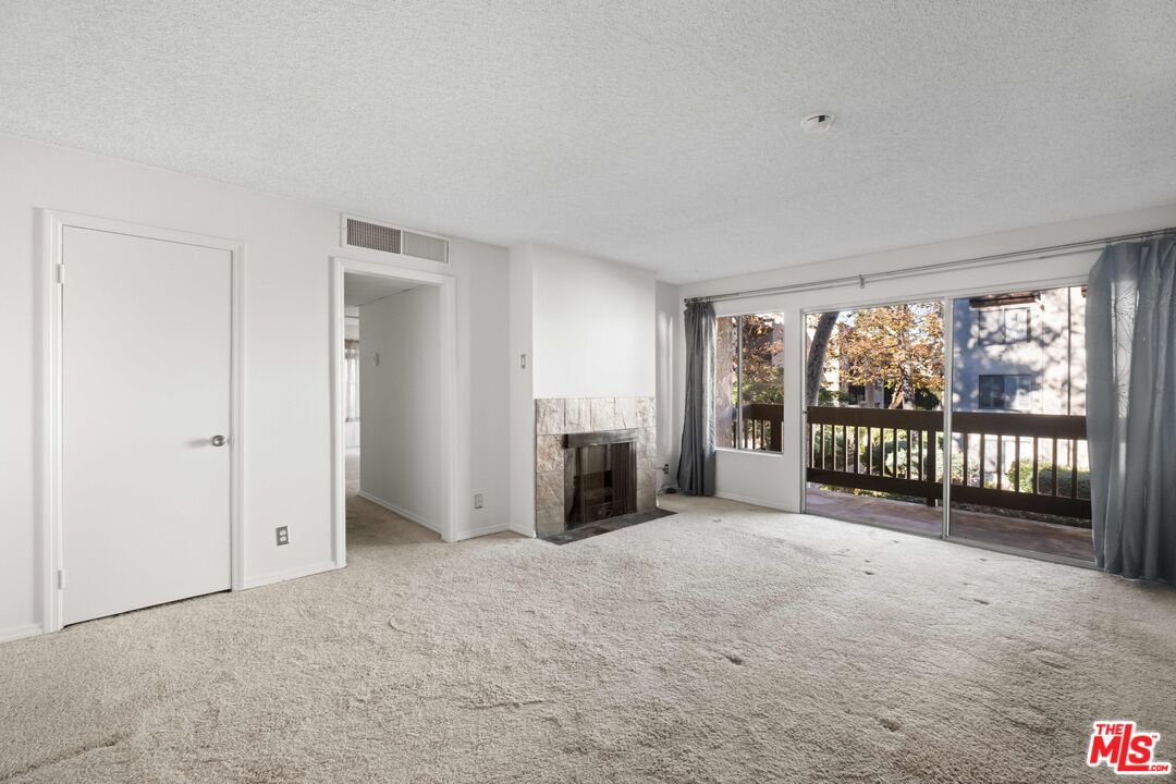 Photo of 2207 Summertime Ln, Culver City, CA 90230
