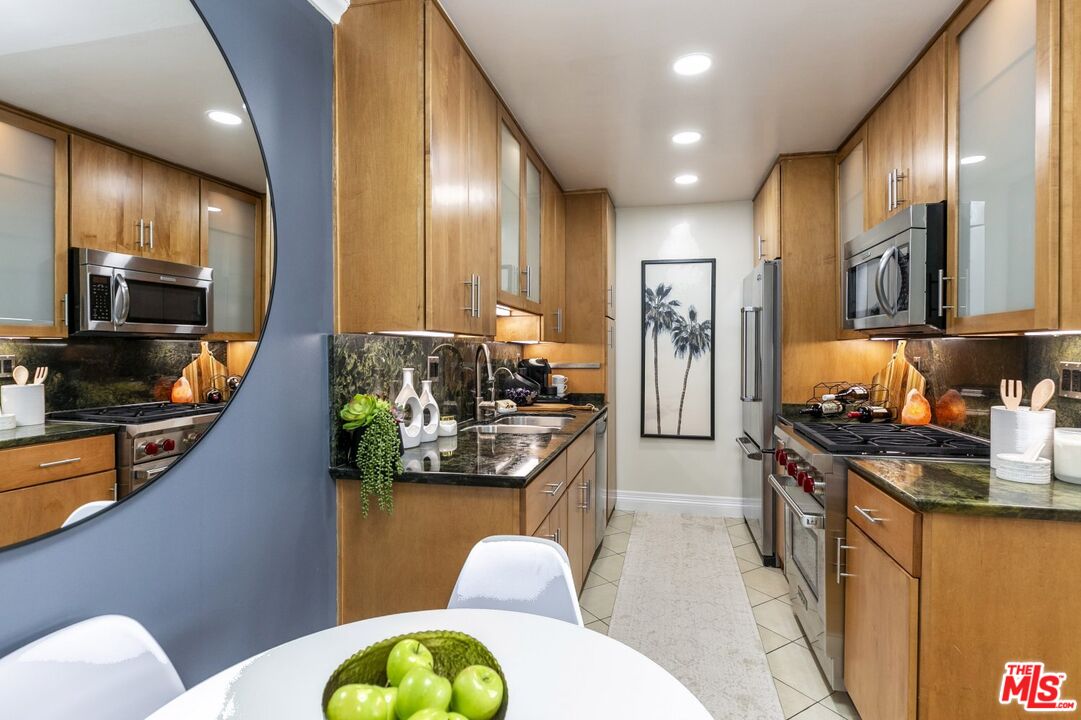 2721 2nd St Unit: 106