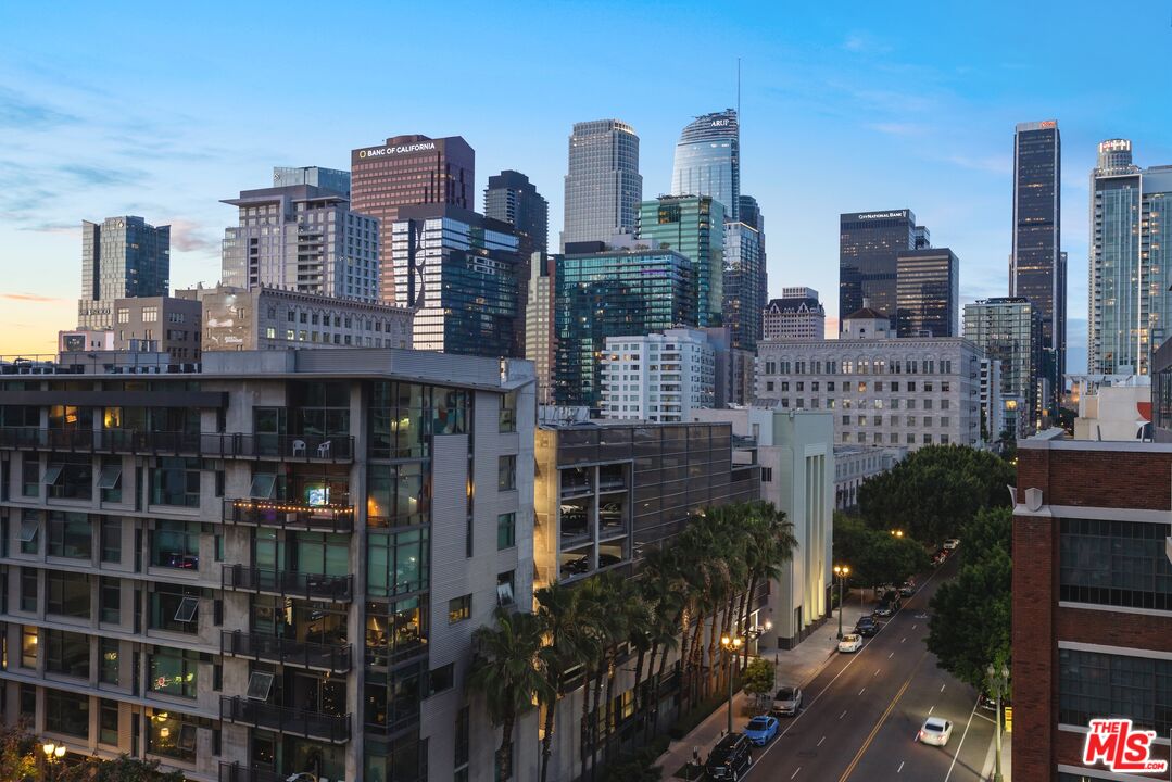 Photo of 1100 S Hope St, Los Angeles, CA 90015